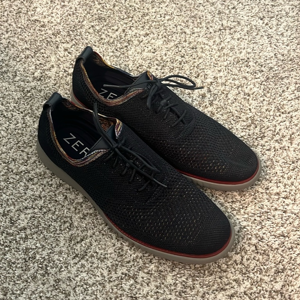 Navy Cole Haan men’s shoes, size 10.5. In great condition! ‘Zero Grand’